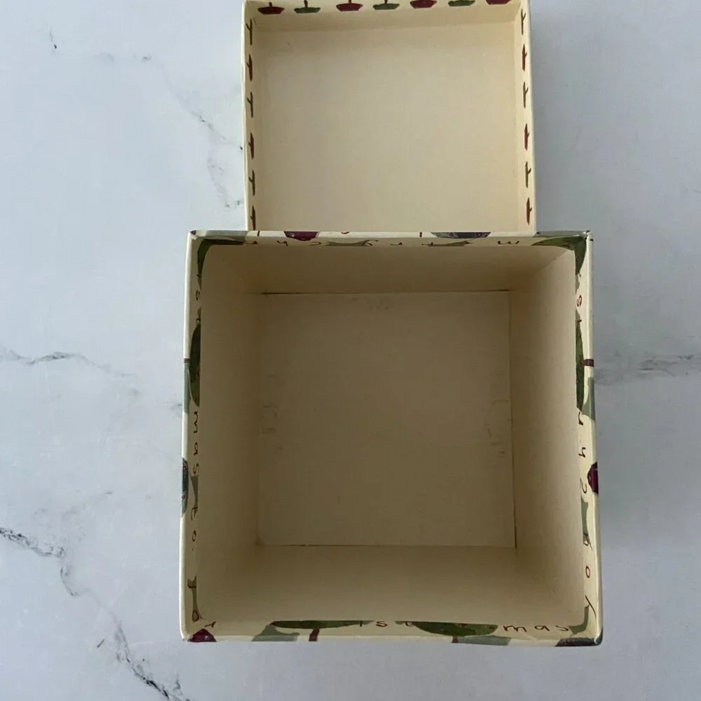 Christmas Gift Box 4.5 in x 4.5 in